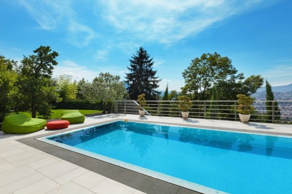 Maçon paysagiste pour la création et la pose d'une terrasse à coté d'une piscine Les Sables-d’Olonne